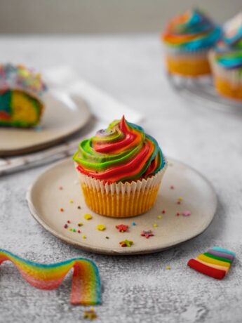 rainbow cookie cake