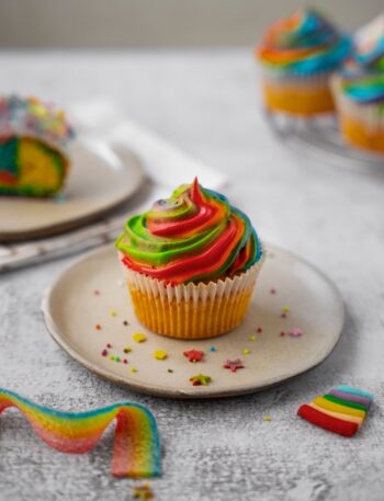 rainbow cookie cake